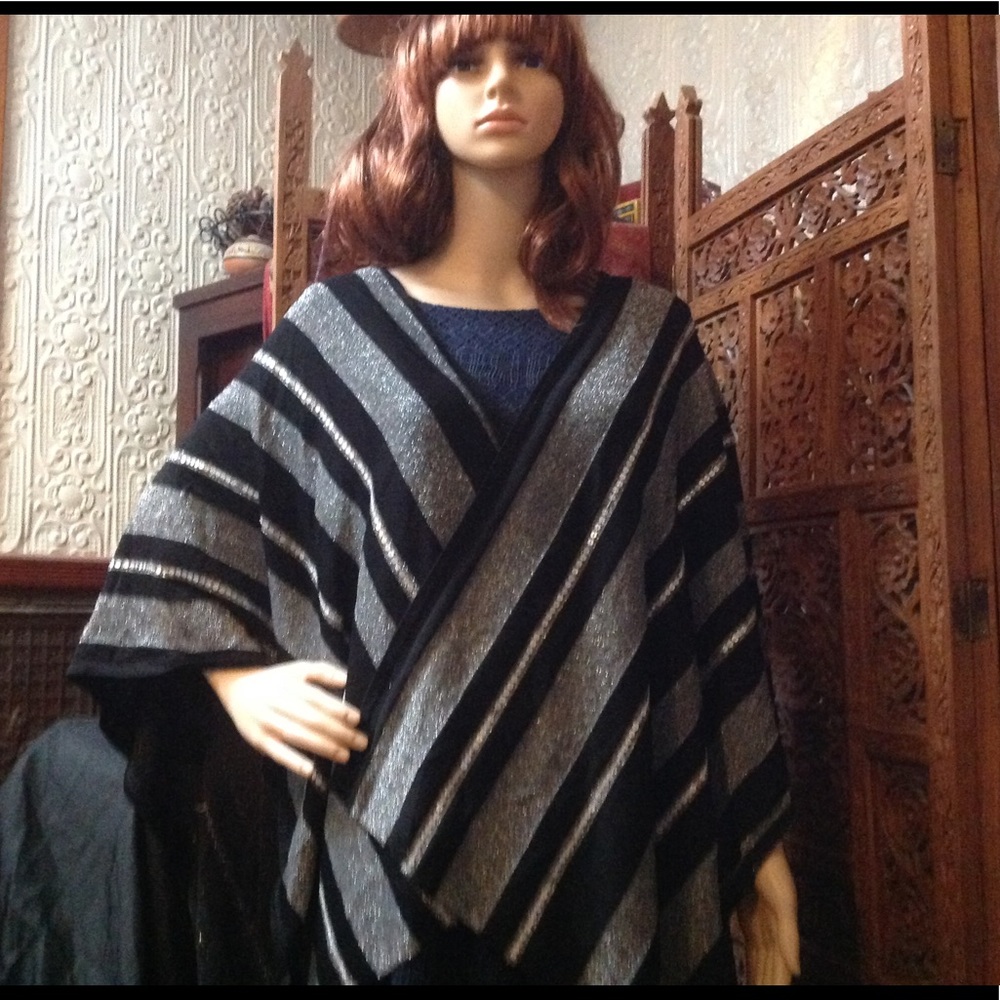 Chicos black & silver metallic shawl/wrap/cape XL